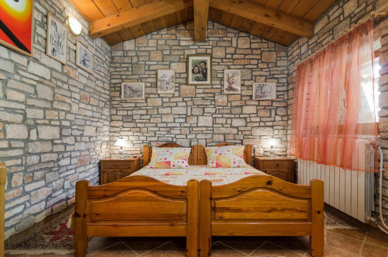 Apartments Marija & Pepa Ровин Екстериор снимка