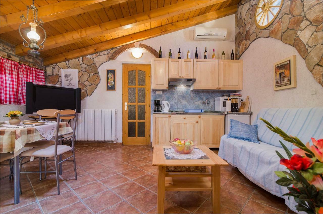 Apartments Marija & Pepa Ровин Екстериор снимка
